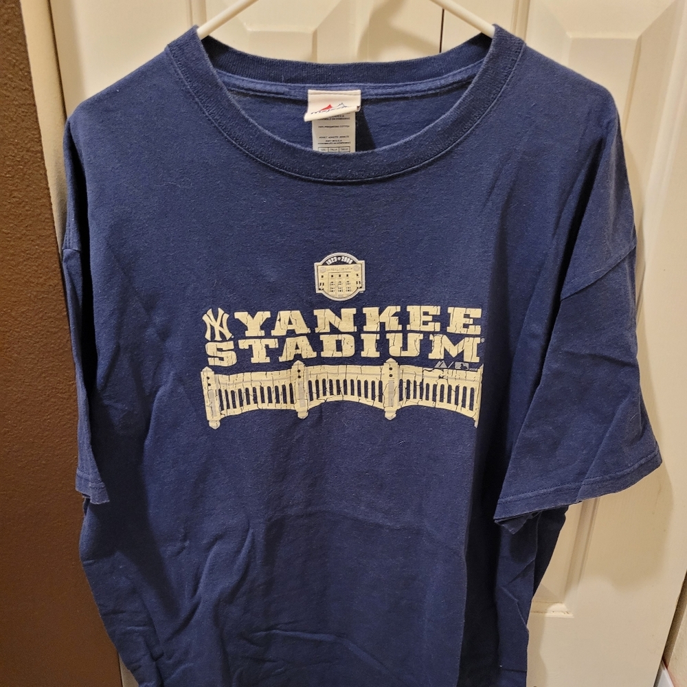 Yankees Tshirt, dope logo!